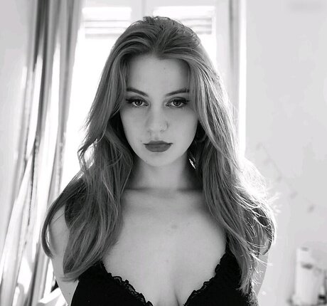 Lorene Laplusbelle pornstar nude pic