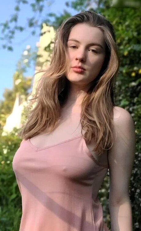 Lorene Laplusbelle model naked galleries