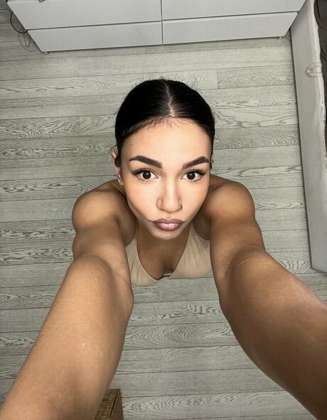 Yashankulova perfect star photos