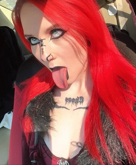 Carrie Cannie nudes model image