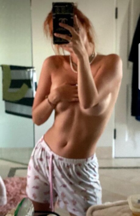 Pia Mia model erotic picture