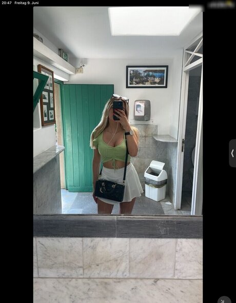 Snipsska nude model gallery