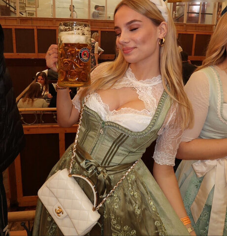 Snipsska erotic actress galleries