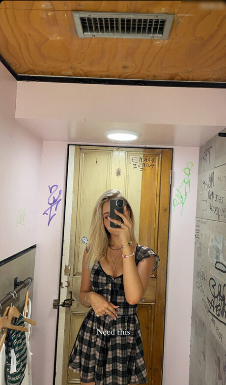 Lili Hamann pornstar top images