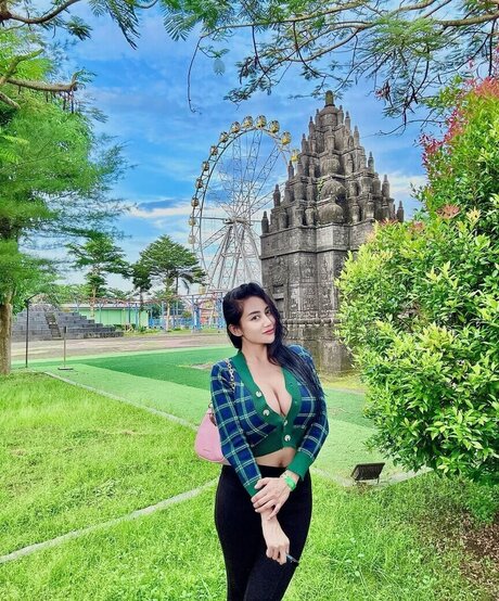 Pamela Safitri pornographic actress archive