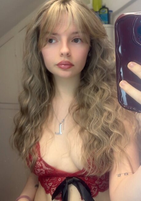 Leahmaggiel_ pretty actress pictures