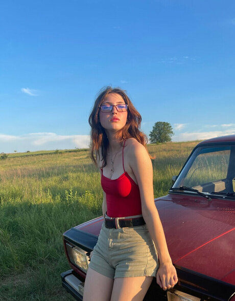 Blissofia hot actress img