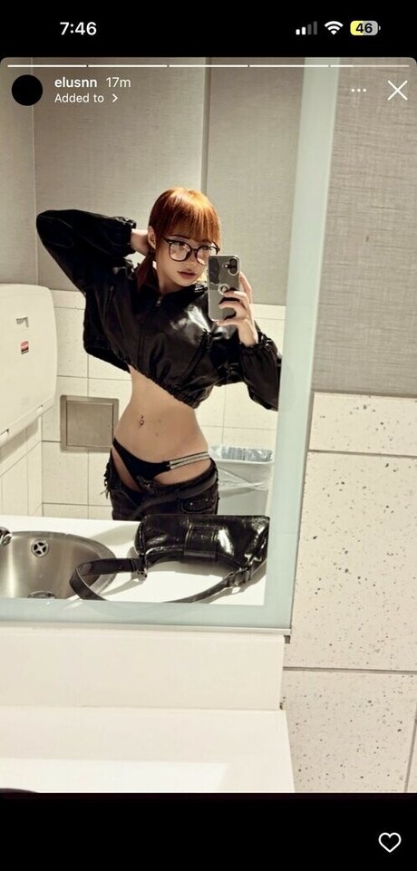 Elusnn pornstar exclusive picture