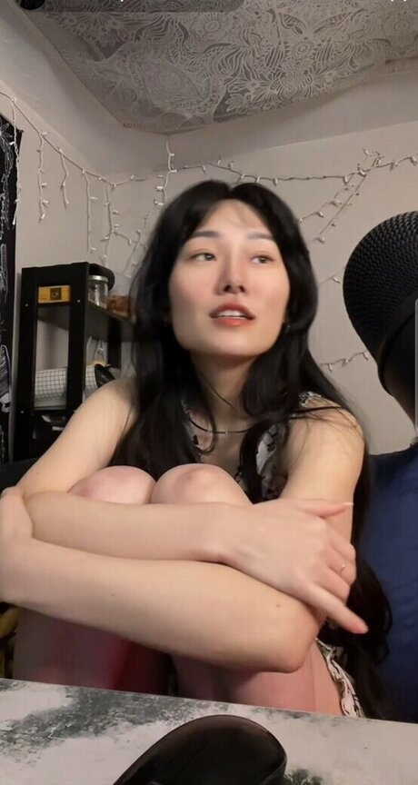 Showmeyourbasement sexy model img