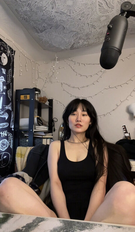 Showmeyourbasement nude star galleries