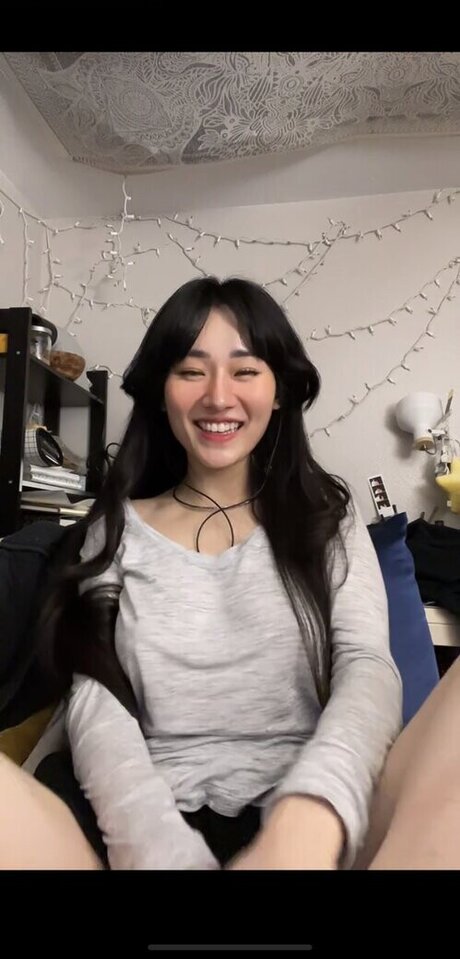 Showmeyourbasement sexy star photos