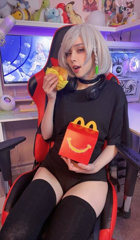 Duckie Cos top star photo