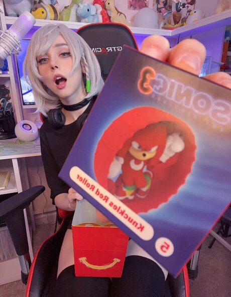 Duckie Cos star hd photos