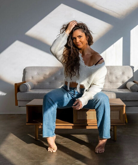 Kelly Stone model hd image