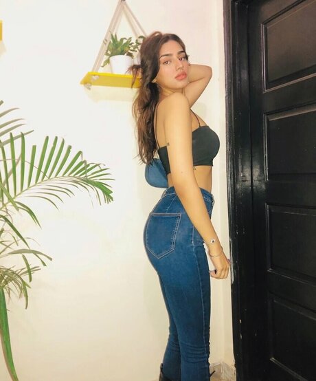 Pakhi Gadh hd star picture