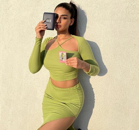 Pakhi Gadh star exclusive images