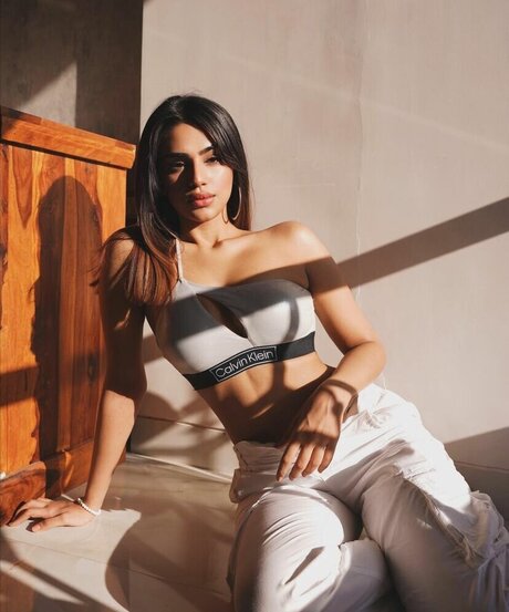 Pakhi Gadh erotic actress galleries