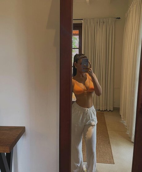 Pakhi Gadh hd pornstar img