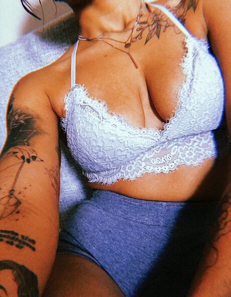 Leo London hot star image