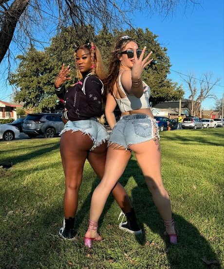 des suzanne pornstar perfect photos