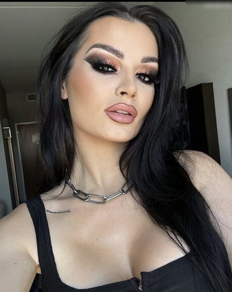 Saraya Jade Bevis pornstar sexy img