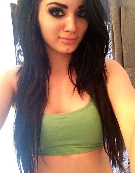 Saraya Jade Bevis model high quality picture