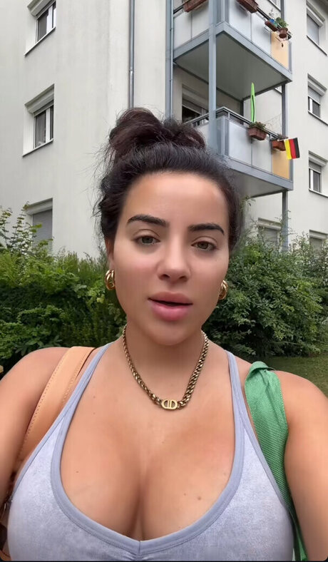 Leyla Lahouar model naked images