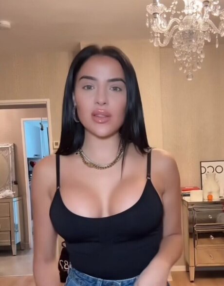 Leyla Lahouar art star photos