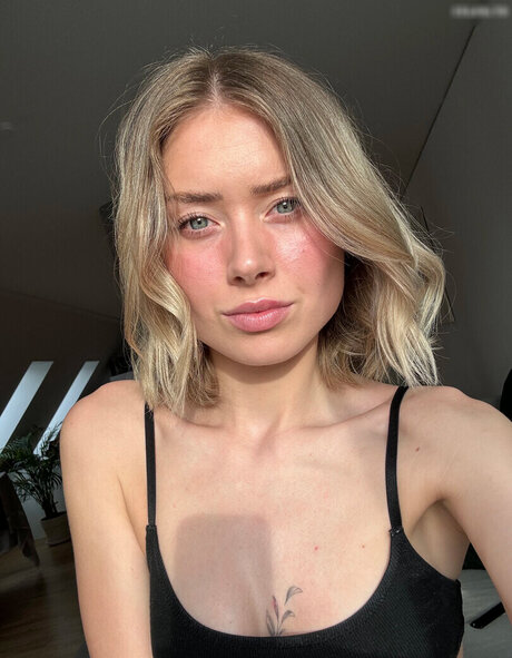 Marie Denise Schwarz hot pornstar img