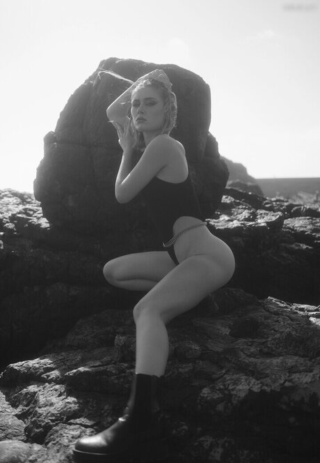 Marie Denise Schwarz nude star pic