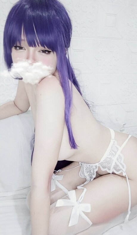 Akihira naked model pictures