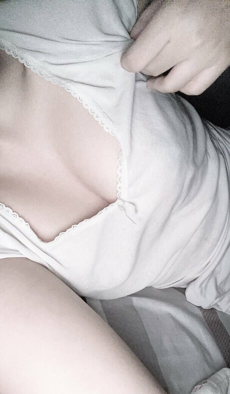 Akihira porn model photos