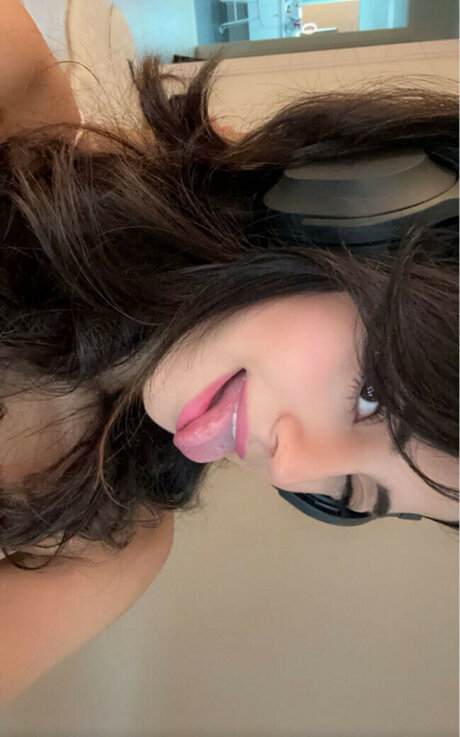 Melody Oz model top gallery