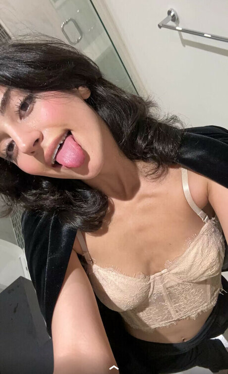 Melody Oz pornstar sex pic