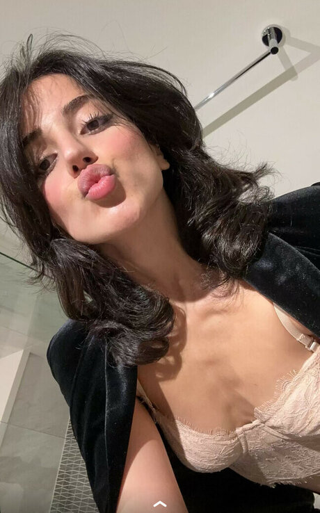 Melody Oz actress pictures