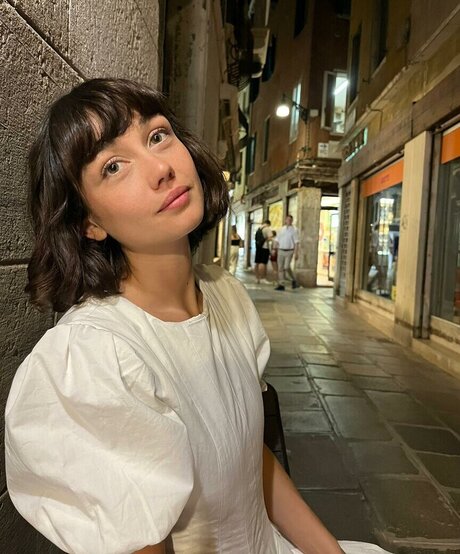 Sydney Chandler model nudes photos