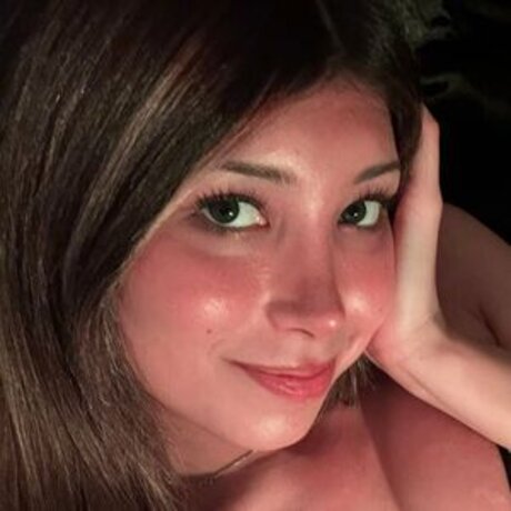 Maddie Olson erotic model image