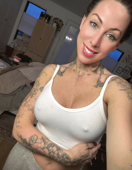 naughtybrunchwife pornstar erotic pictures