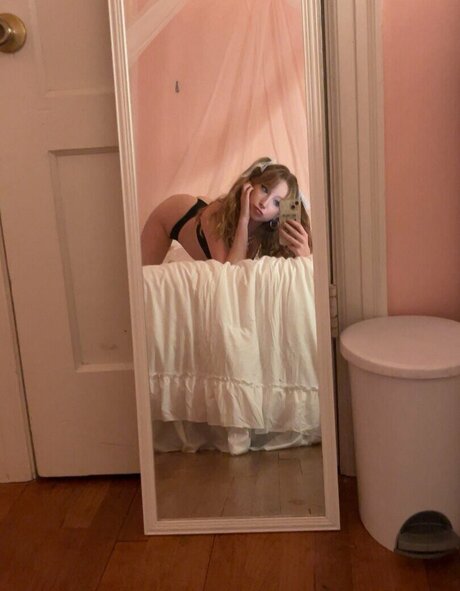 prettyemprinces model pics