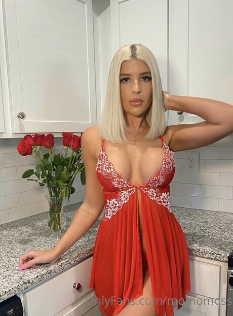 Madison Moss naked model archive