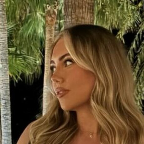 Ellie Williamson sexy actress photo