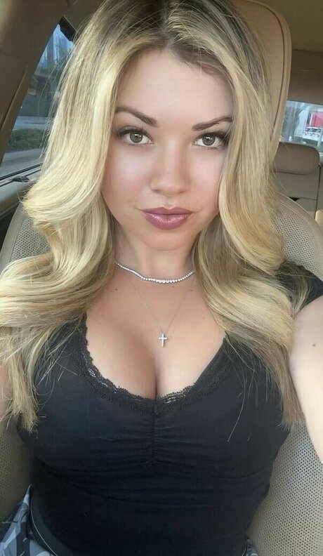 Natalie Winters pornstar high quality picture