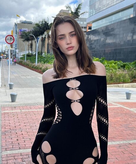 Mary Amber model exclusive pics