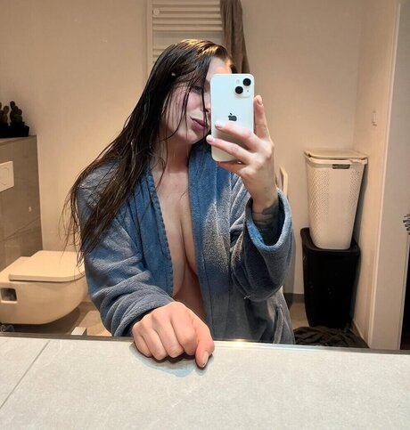 Steffania Morello star naked pictures