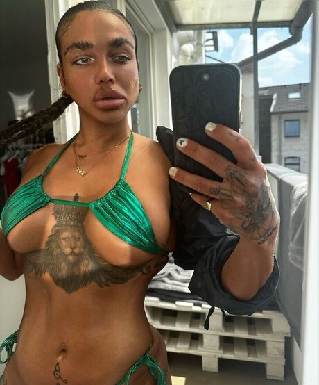 Anny Marry model free pictures