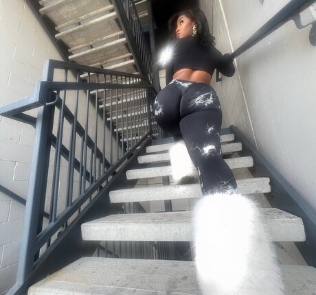 Thefricanbeauty adult model pic