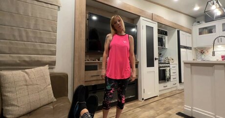 Shiny Cock Films free pornstar pic