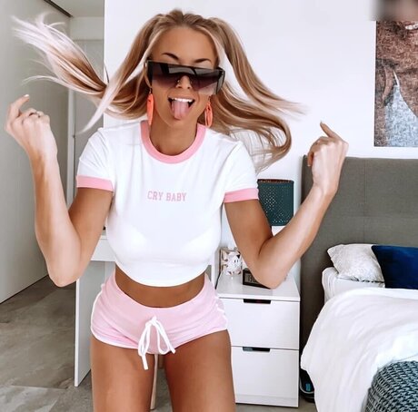 Isi Gl ck pornstar exclusive picture