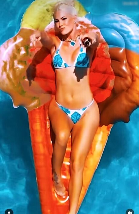 Isi Gl ck nudes pornstar img