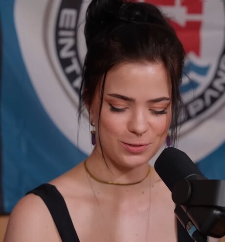 FreakinMagical naked pornstar img